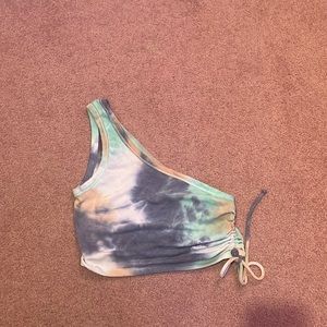 One shoulder crop top